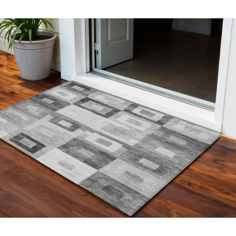 HomeRoots Geometric Transitional Rectangle Outdoor Rug - 3' x 5'
