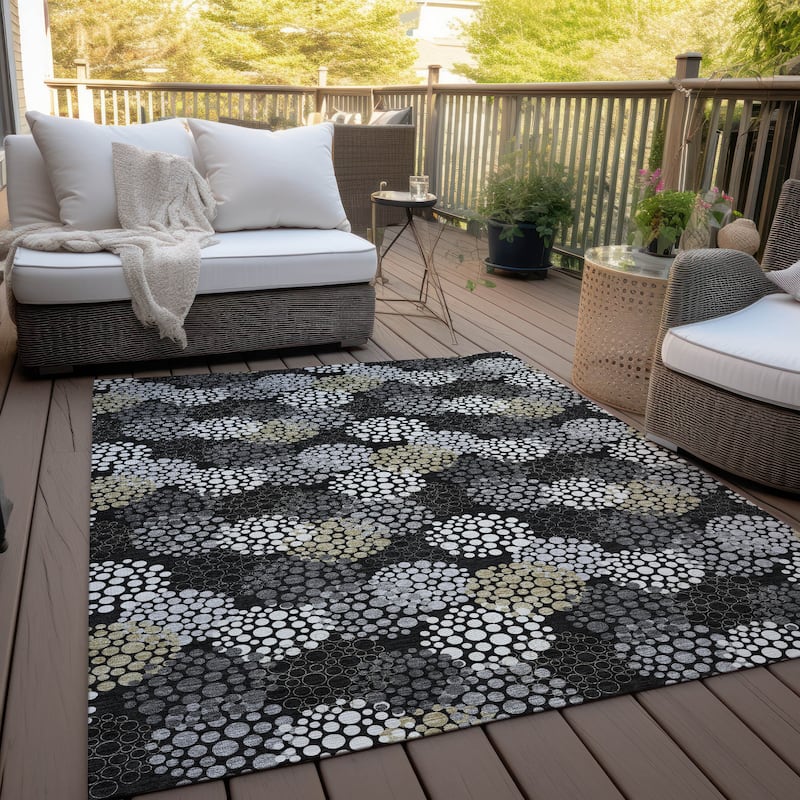 Machine Washable Indoor/ Outdoor Chantille Modern Bubbles Rug