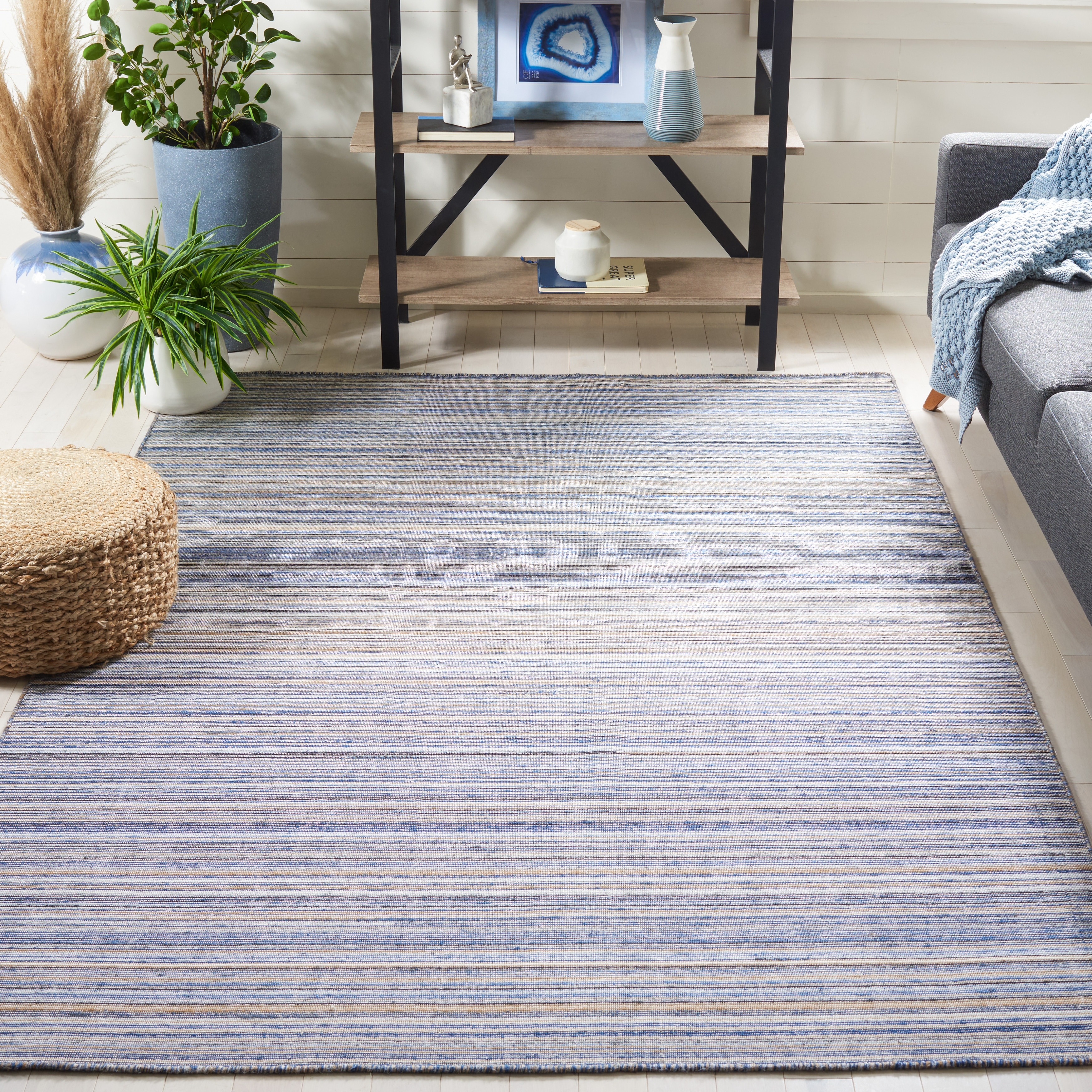 SAFAVIEH Handmade Flatweave Kilim Vjera Stripe Rug