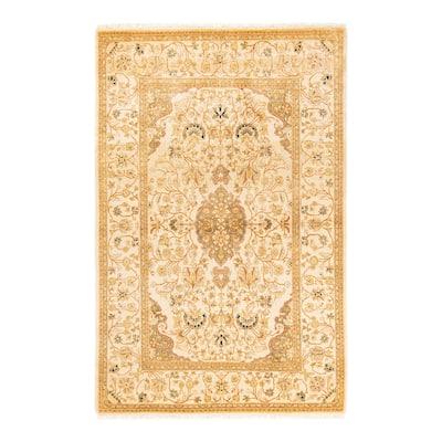 Overton Handknotted Wool Traditional Oriental Ivory Area Rug - 4' x 6'