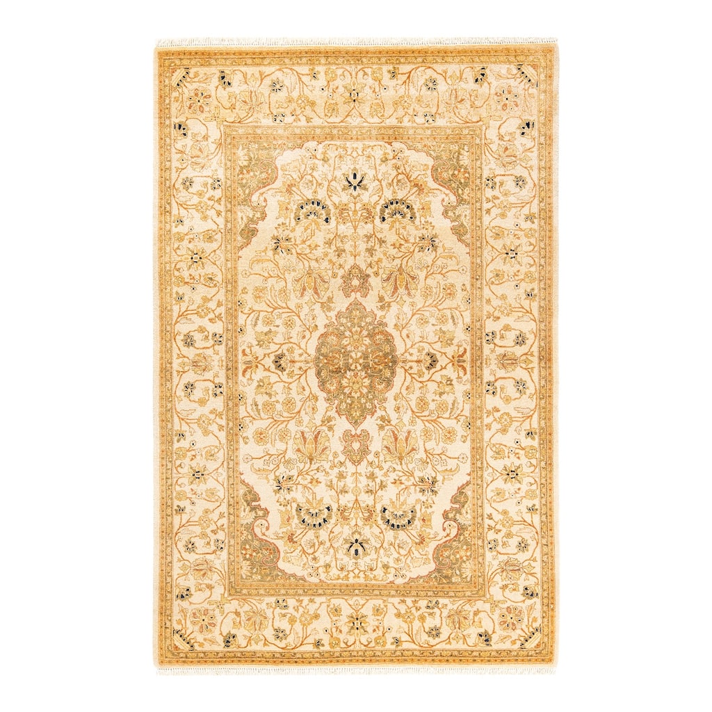 Overton Handknotted Wool Traditional Oriental Ivory Area Rug - 4' x 6'
