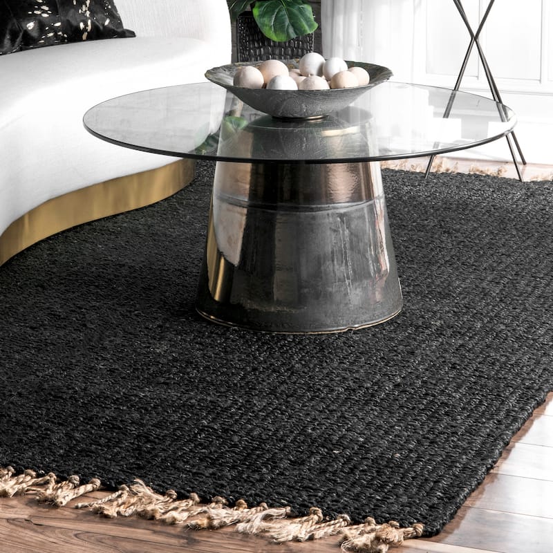 Nuloom Handmade Benavides Tassel Area Rug