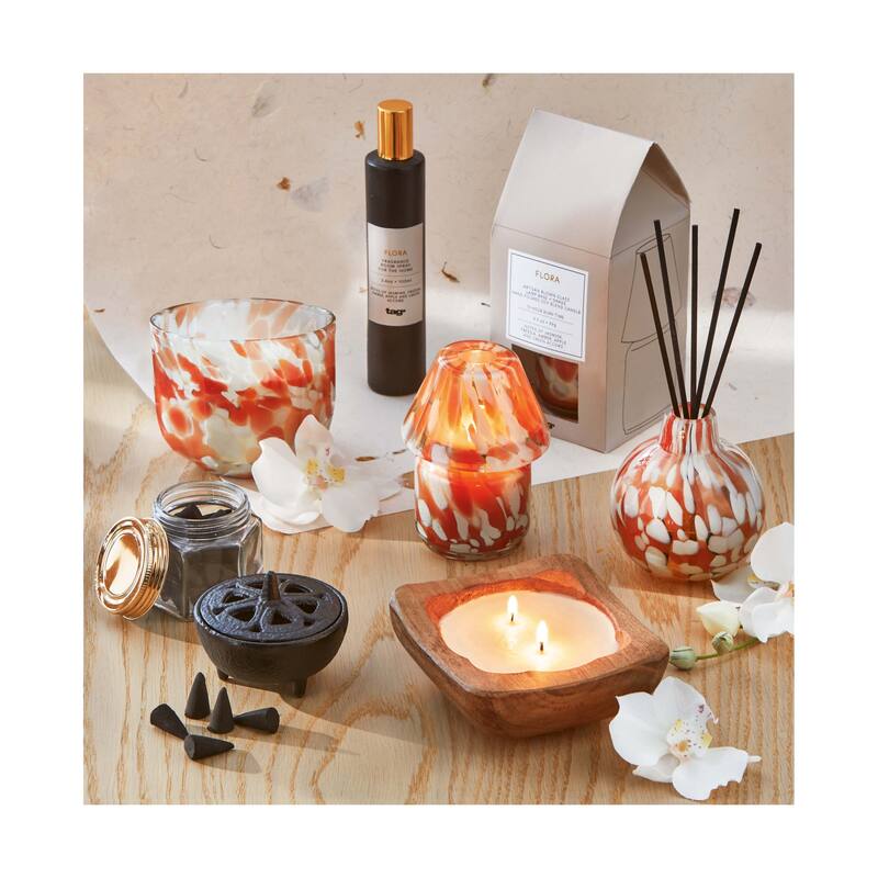 Flora Scented Soy Paraffin Wax in Wood Base Candle, 4.92L x 4.72W x 1.96H, Burn Time 10 hours