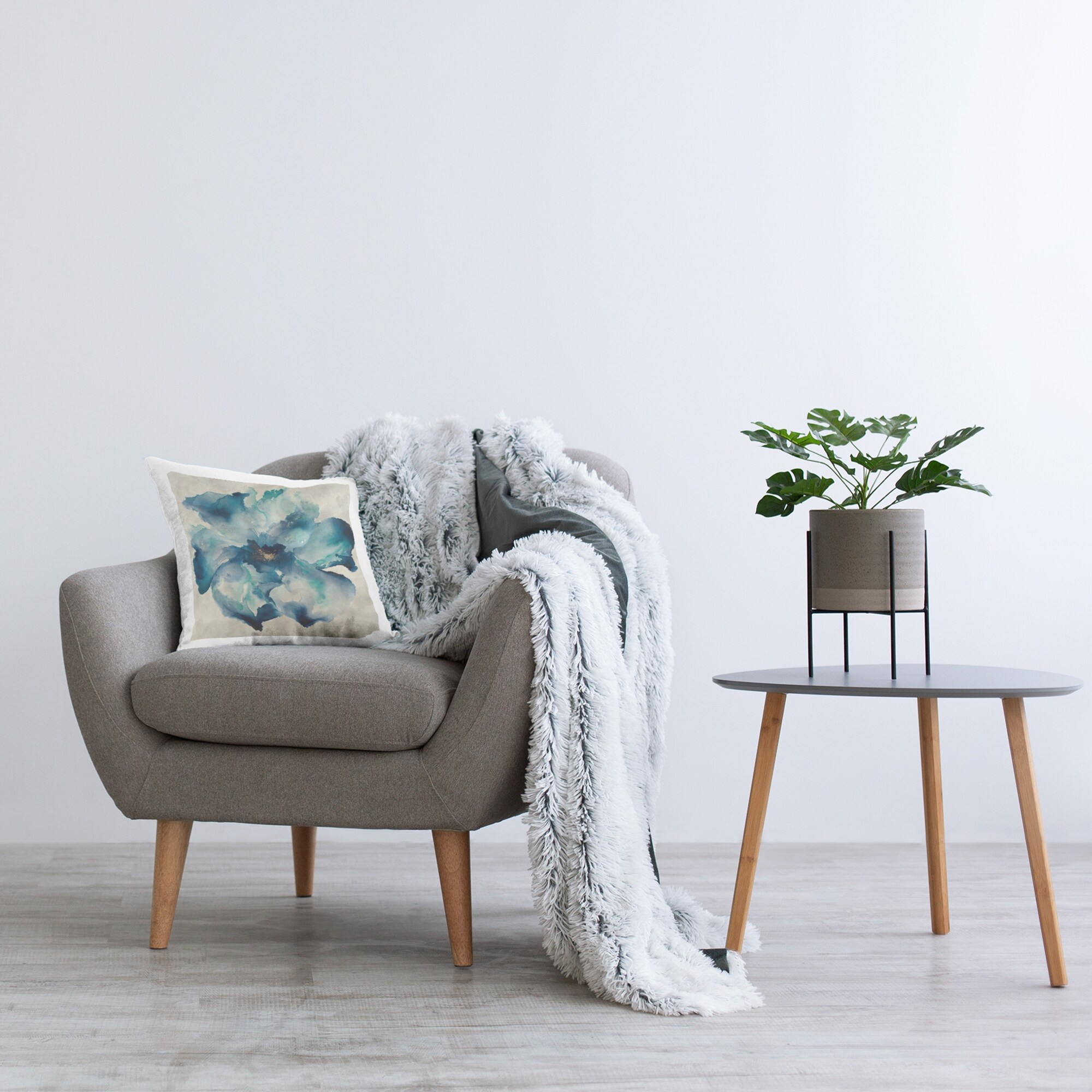 Blue flower pillow online