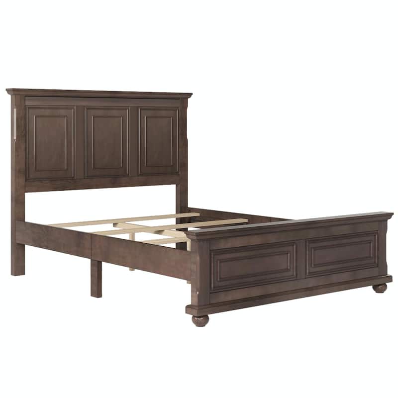 Vintage Pinewood Bed in Traditional Town and Country Style