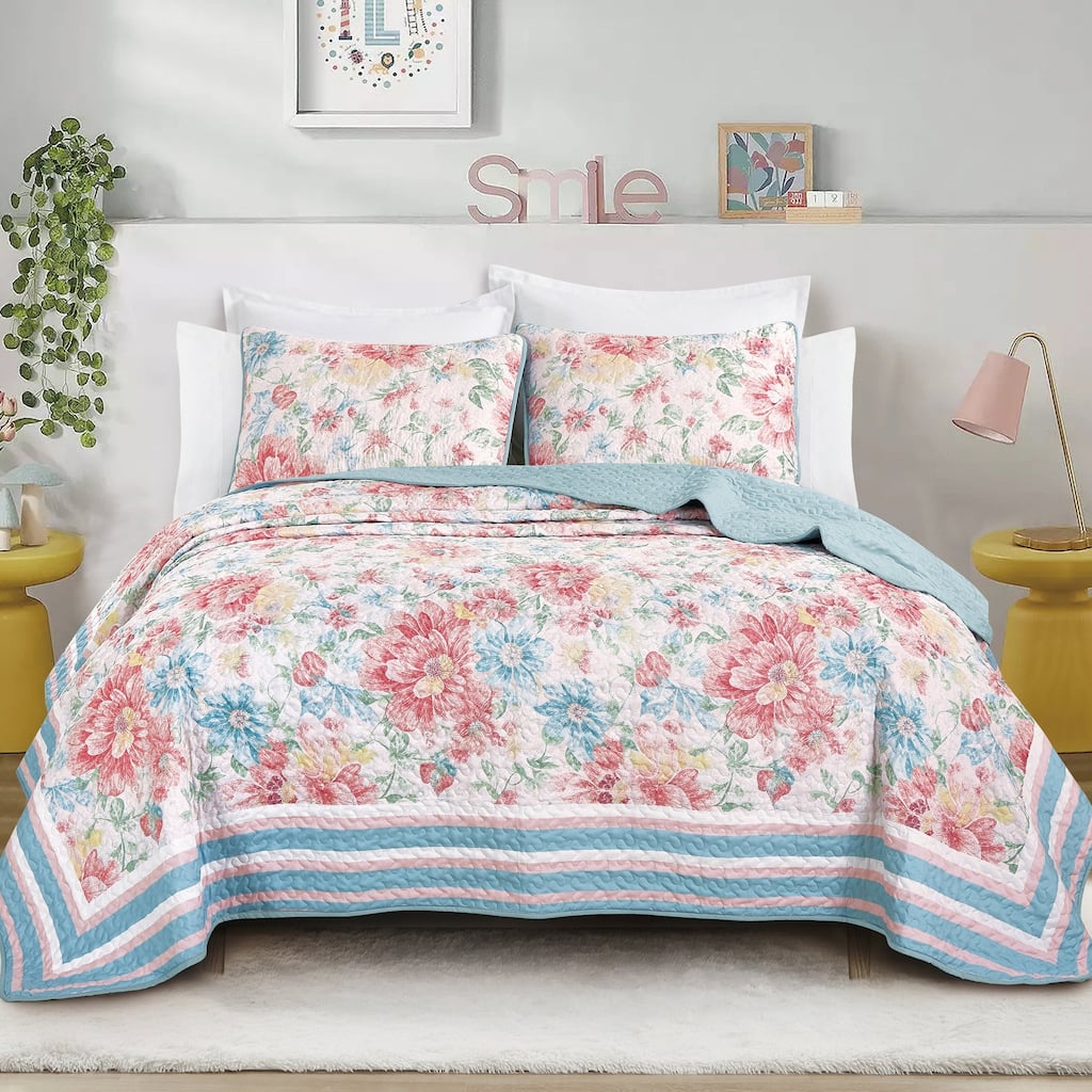 MarCielo Polyester Aqua Garden Floral Quilt Set