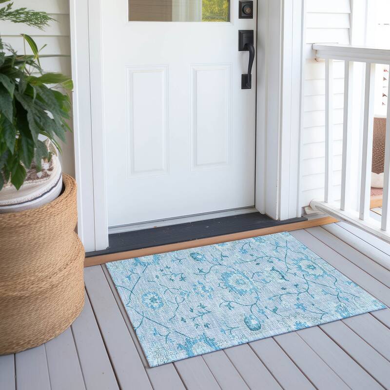 Machine Washable Indoor/ Outdoor Traditional Serena Chantille Rug - Sky - 1'8" x 2'6"