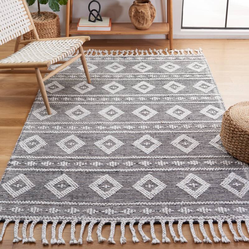 SAFAVIEH Handmade Natura Liebgunde Wool Rug