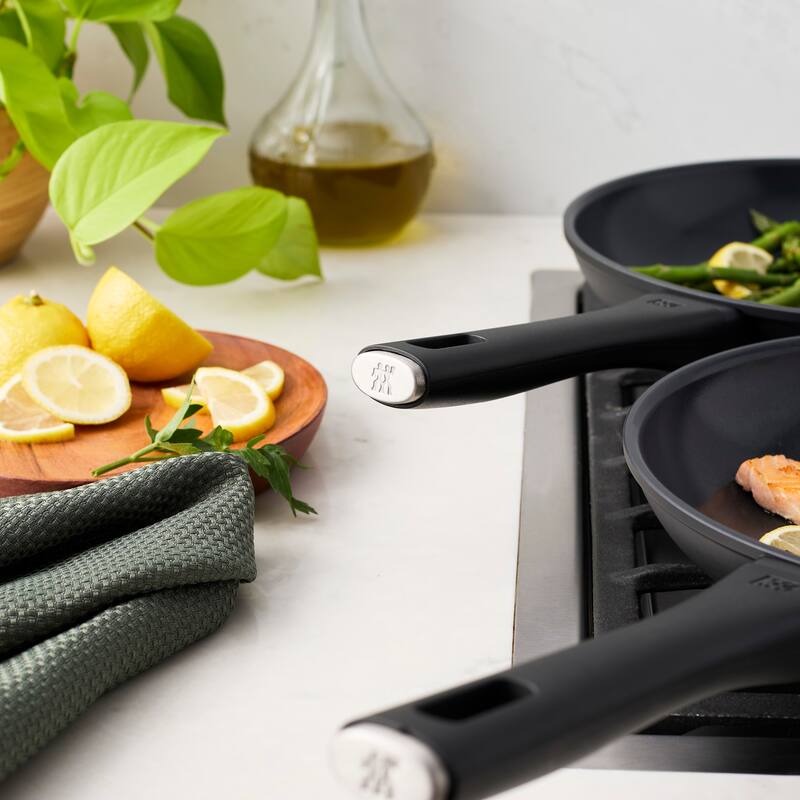 ZWILLING Madura Plus Ceramic 2-pc Aluminum Ceramic Nonstick Fry Pan Set - Black