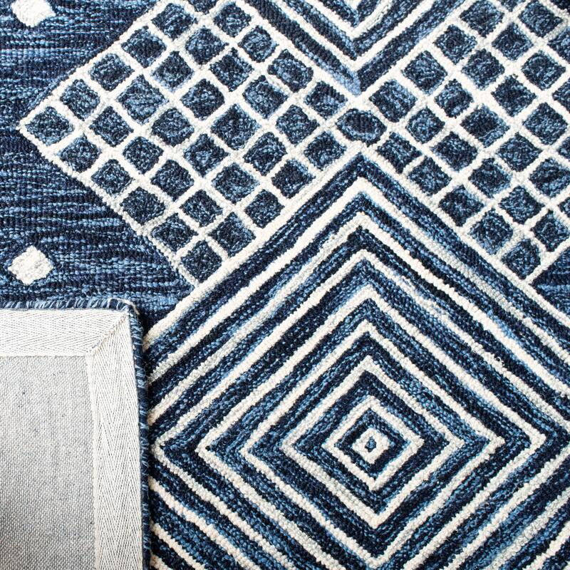 SAFAVIEH Handmade Micro-Loop Crystele Modern Wool Rug