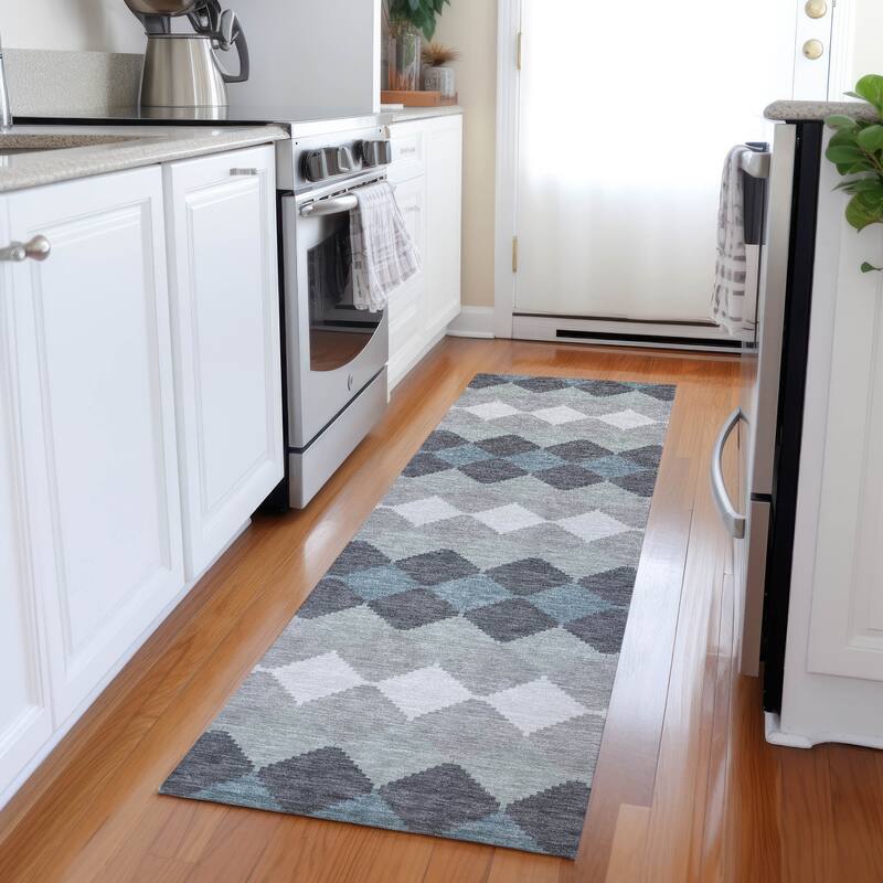 Machine Washable Indoor/ Outdoor Modern Mosaic Chantille Rug