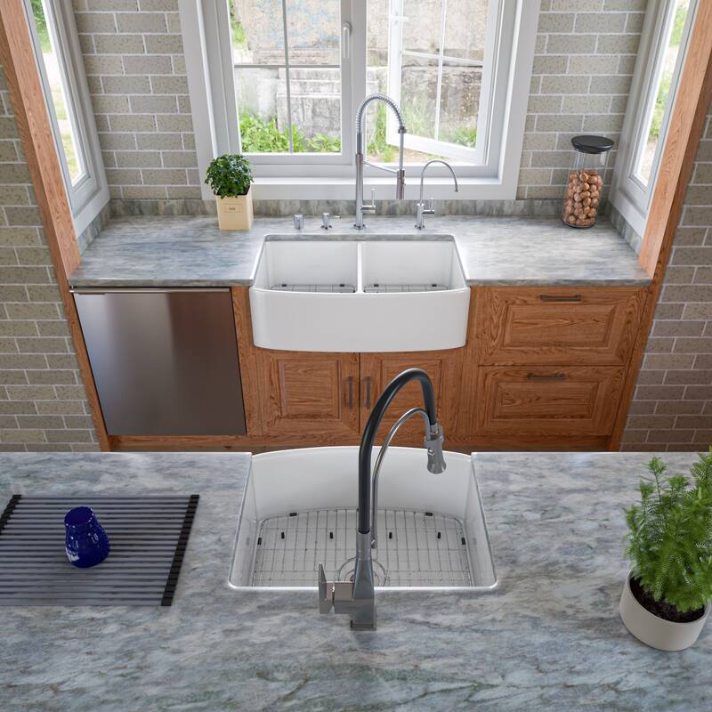 ALFI Brand White Smooth Curved Apron 24" x 20" Single Bowl Fireclay Farm Sink with Grid