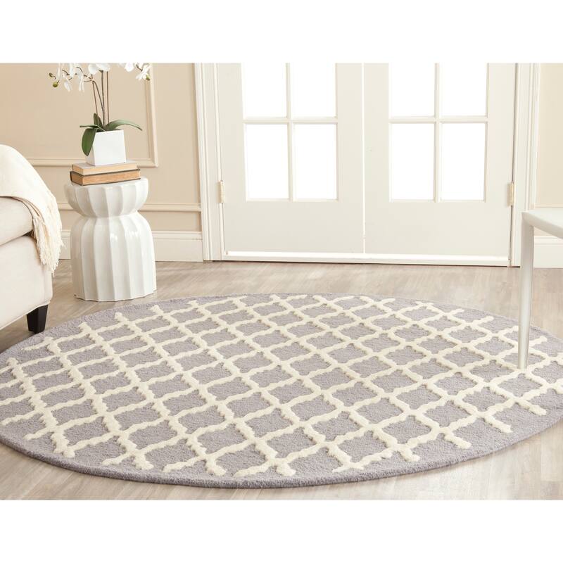 SAFAVIEH, Handmade Cambridge Reny Modern Moroccan Wool Rug - 6' Round - Silver/Ivory
