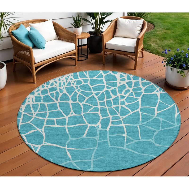 HomeRoots Abstract Transitional Rectangle Outdoor Rug - 8' Round