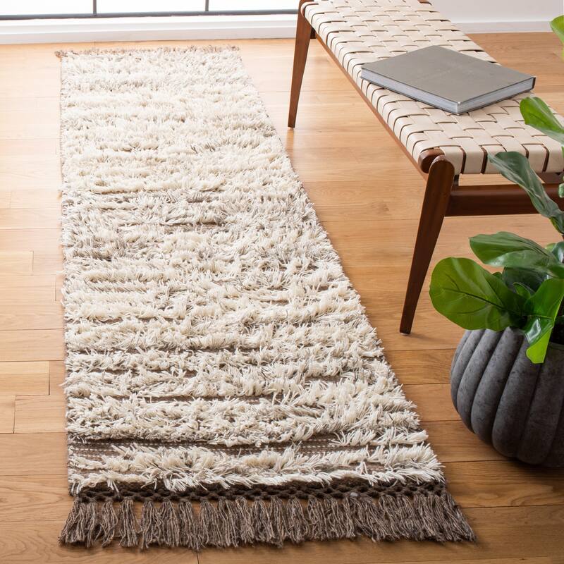 SAFAVIEH Handmade Casablanca Irek Shag Wool Rug - 2'3" x 8' Runner - Natural/Ivory