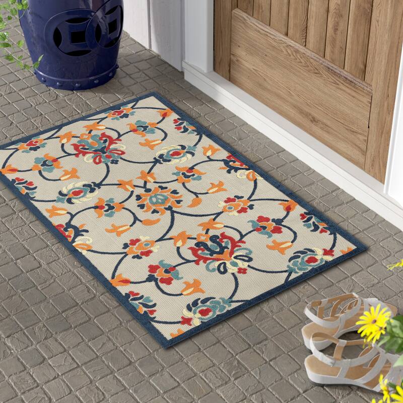 Sevita Floral Damask High-Low Indoor/Outdoor Area Rug