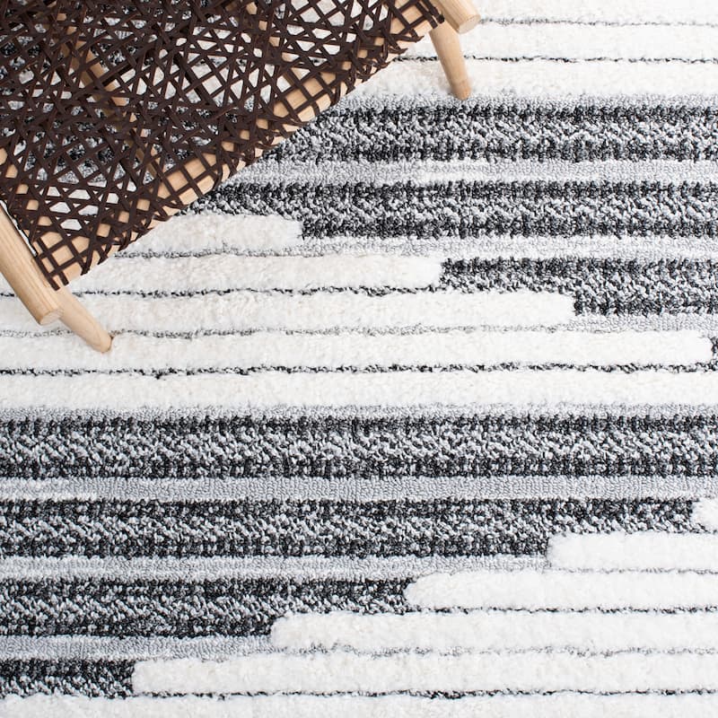 SAFAVIEH Moroccan Tassel Shag Elvia 2-inch Thick Rug