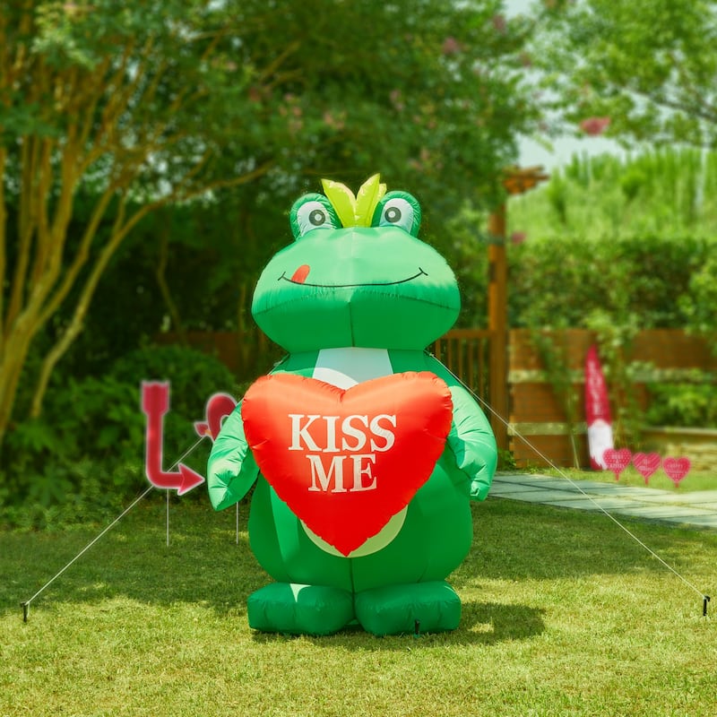 Glitzhome 6ft Lighted Valentine's Inflatable Frog with Heart Decor