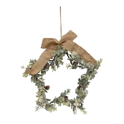 Holiday Ombre Boxwood Star Wreath - Green