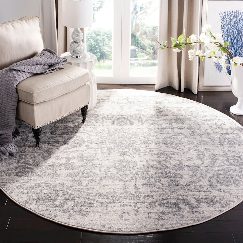 SAFAVIEH Madison Snowflake Medallion Rustic Farmhouse Distressed Rug - 5'3" Round - Silver/Ivory - Round