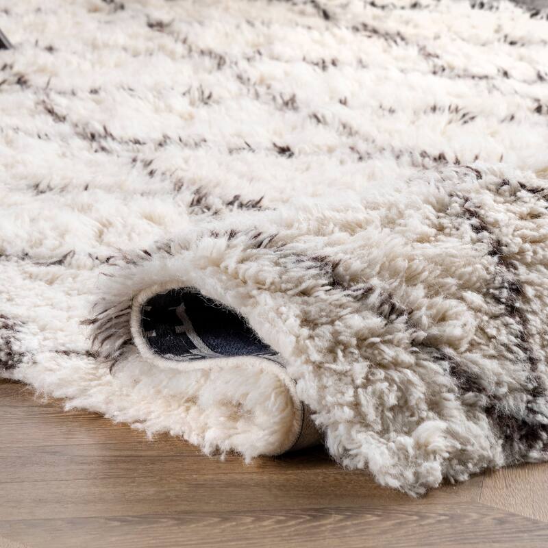 Nuloom Handmade Moroccan Trellis Wool Shag Rug