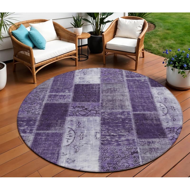 HomeRoots Patchwork Traditional Rectangle Outdoor Rug - 8' Round