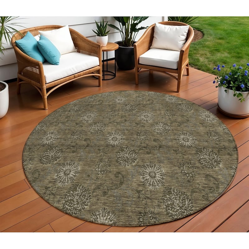HomeRoots Floral Transitional Rectangle Outdoor Rug - 8' Round