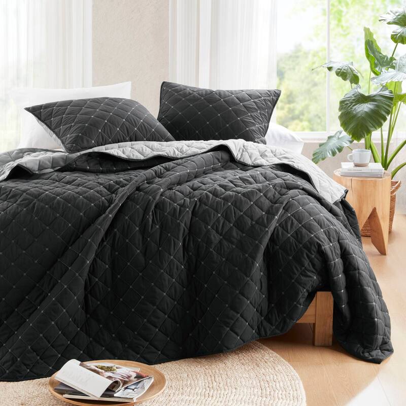 GDF Studio - Carolina 7-Piece Stripe Comforter and Quilt Set