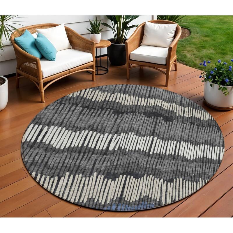 HomeRoots Striped Transitional Rectangle Outdoor Rug - 8' Round