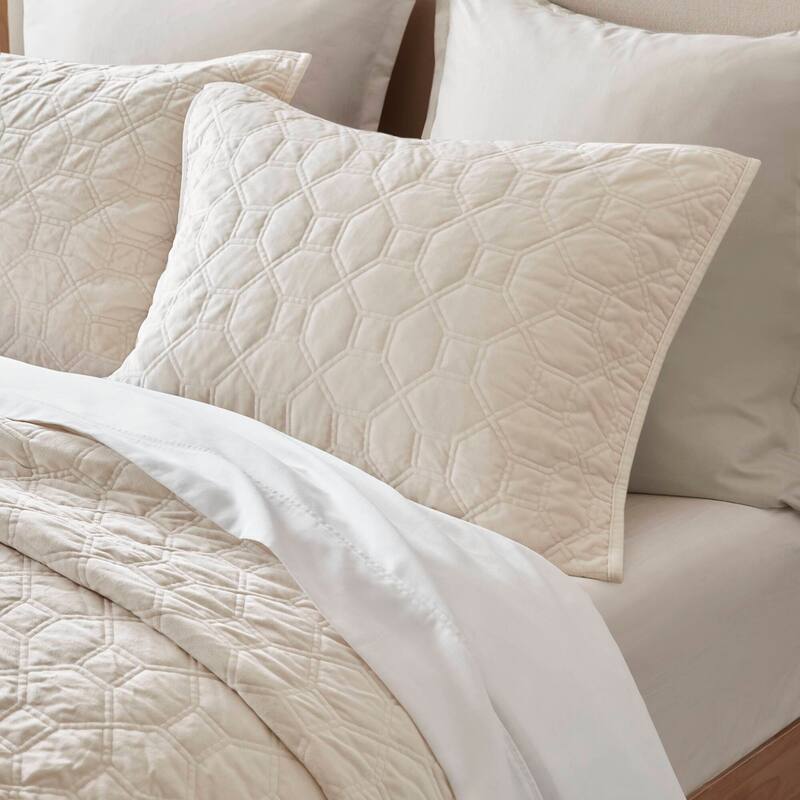Madison Park Emery 3 Piece Velvet Quilt Set