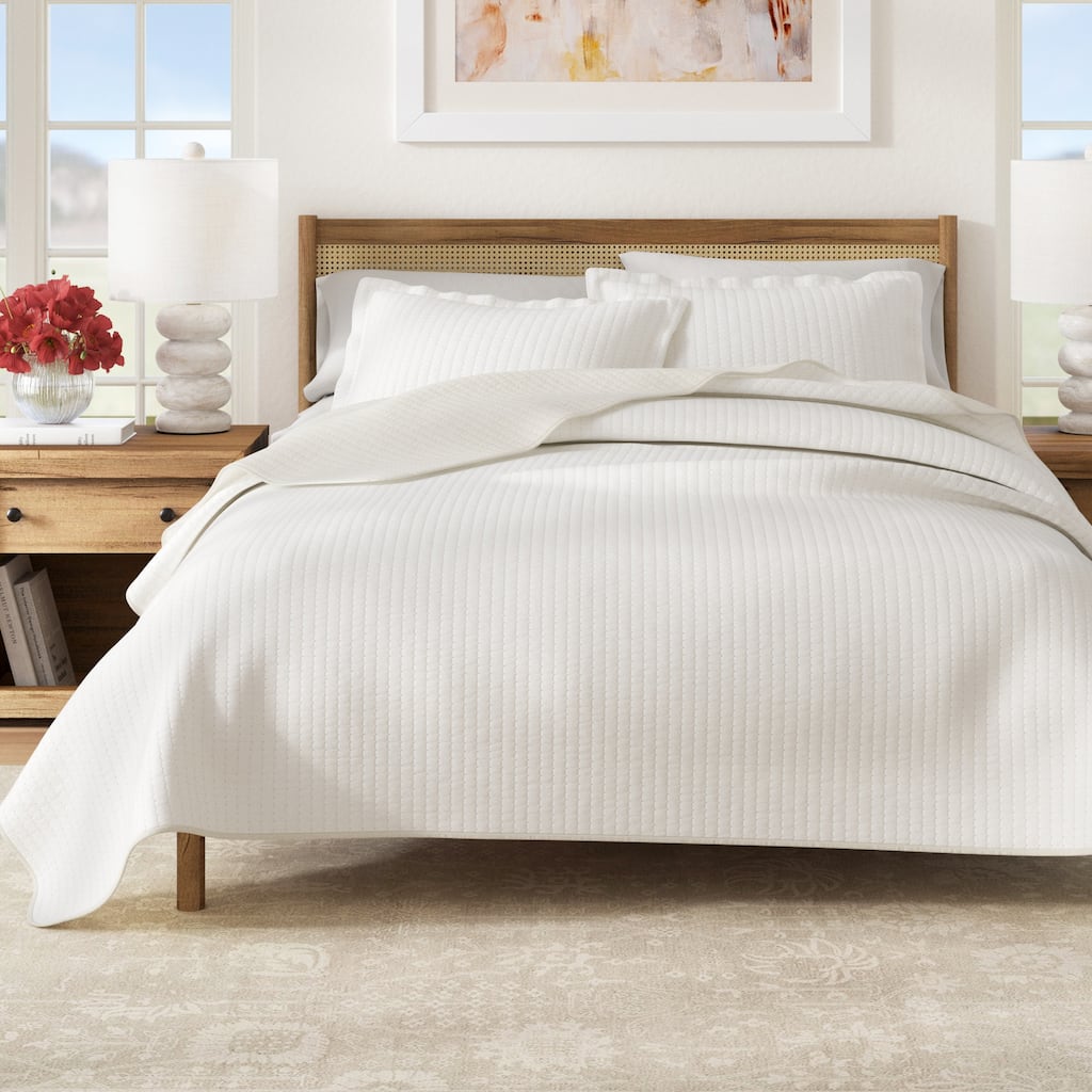 Linery & Co. Detailed Channel Stitch Quilt Set With Shams