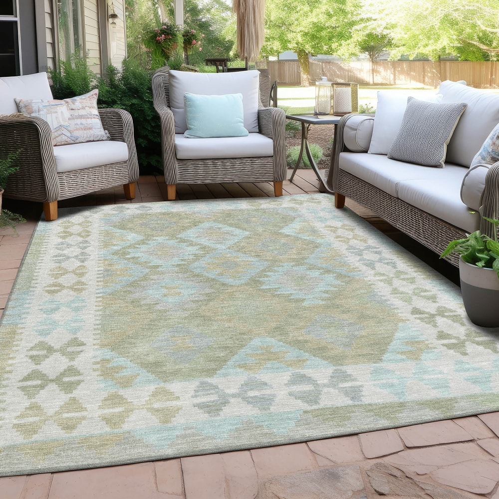 Machine Washable Indoor/ Outdoor Boho Global Chantille Rug