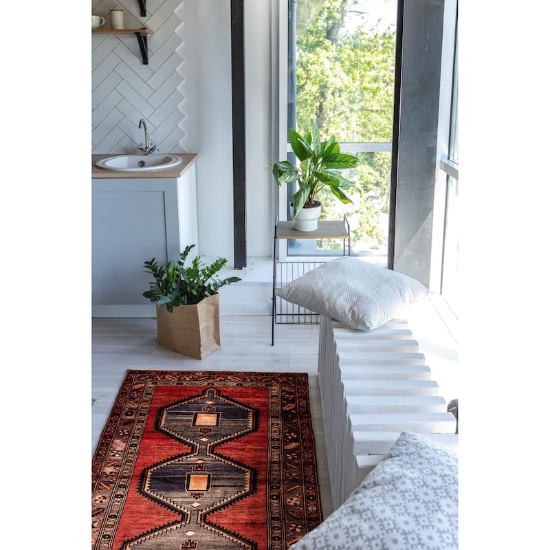 ECARPETGALLERY Hand-knotted Andelz Red Wool Rug - 4' 6" x 9' 3"