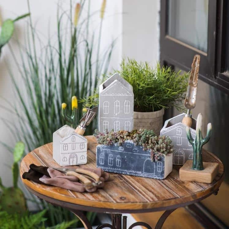 RusticReach TinyHome Clay Planters