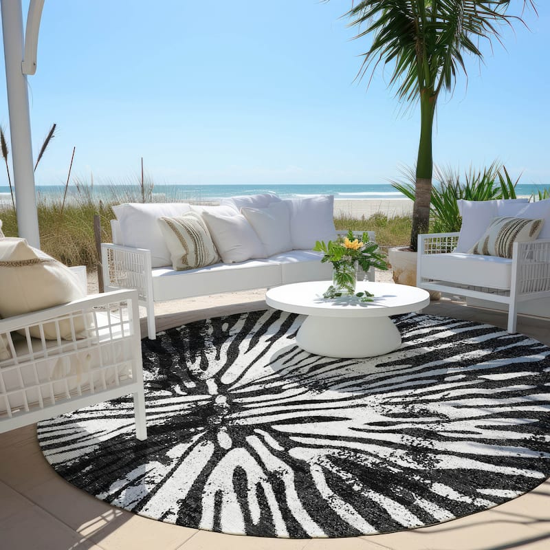 Machine Washable Indoor/ Outdoor Chantille Contemporary Burst Rug - Black - 8' x 8'