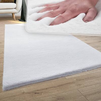 Super Soft Area Rug in White Shaggy High Pile Washable