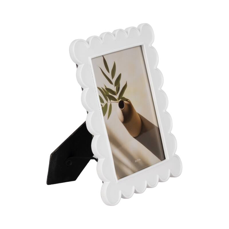 Resin Scalloped Edge Decorative Photo Frame - White