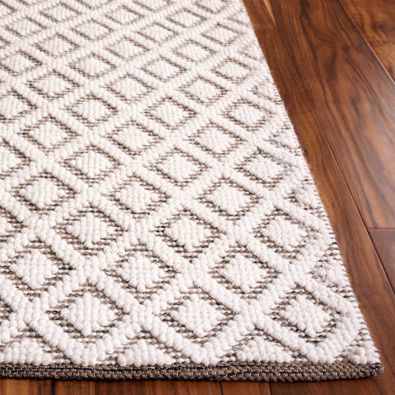 SAFAVIEH Handmade Vermont Latrice Wool Rug