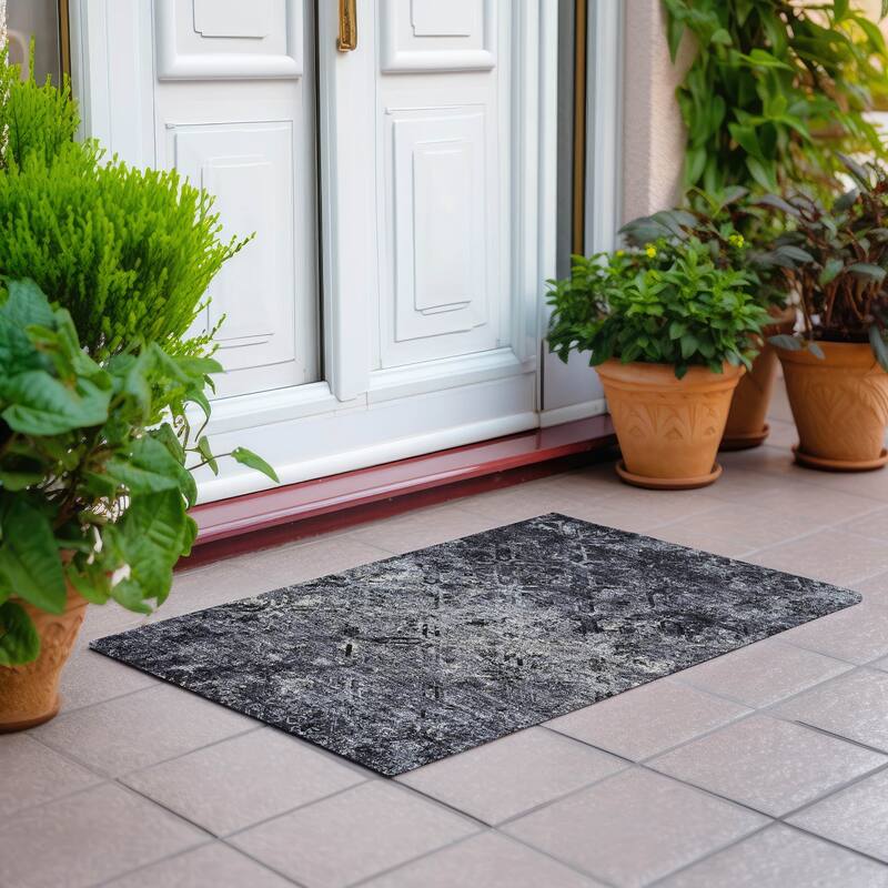 Machine Washable Indoor/ Outdoor Chantille Distressed Diamonds Rug - Black - 1'8" x 2'6"