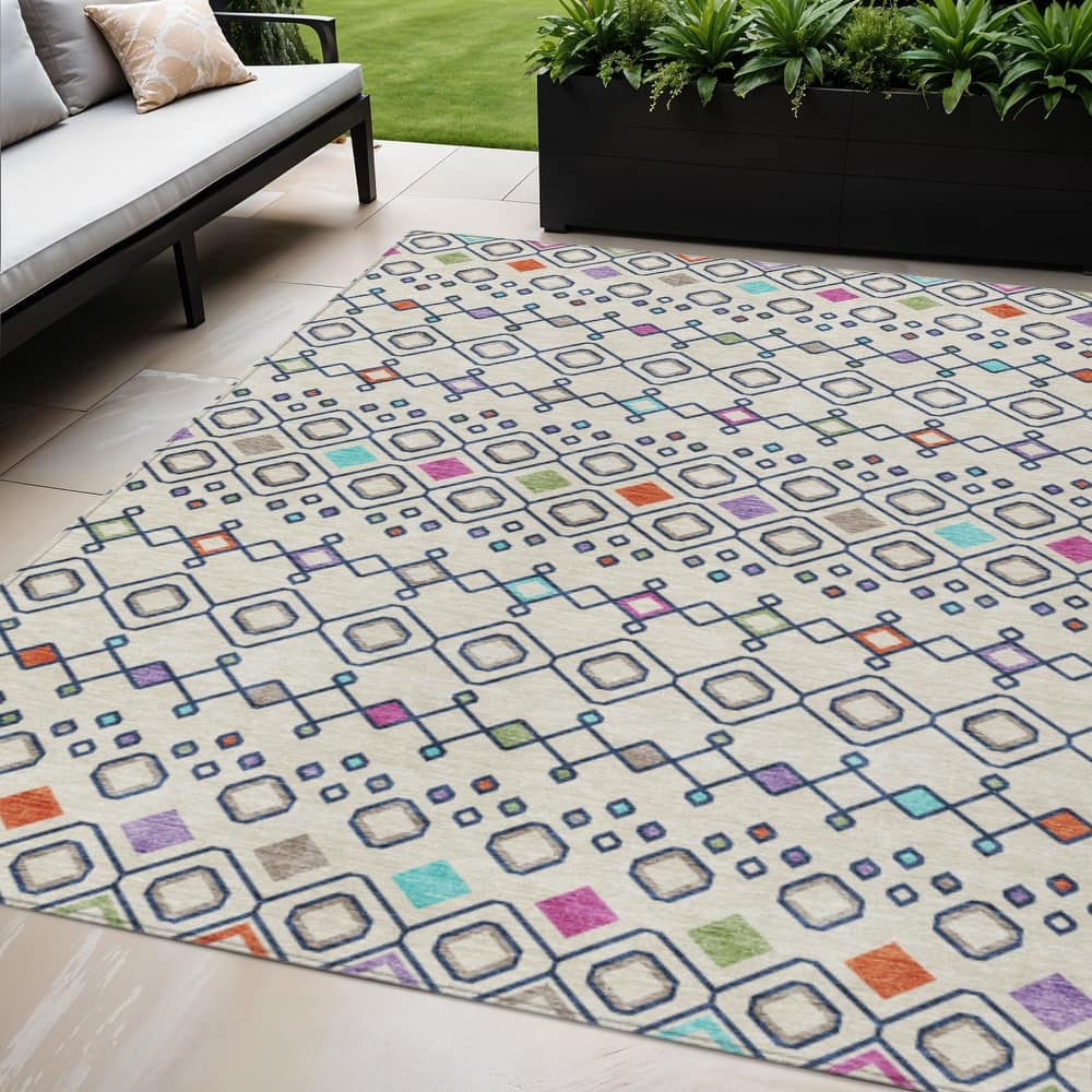 HomeRoots Geometric Modern Rectangle Outdoor Rug