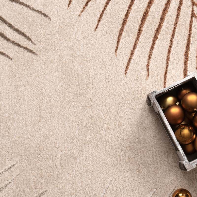Elegant Area Rug with Textured Palm Leaf Design