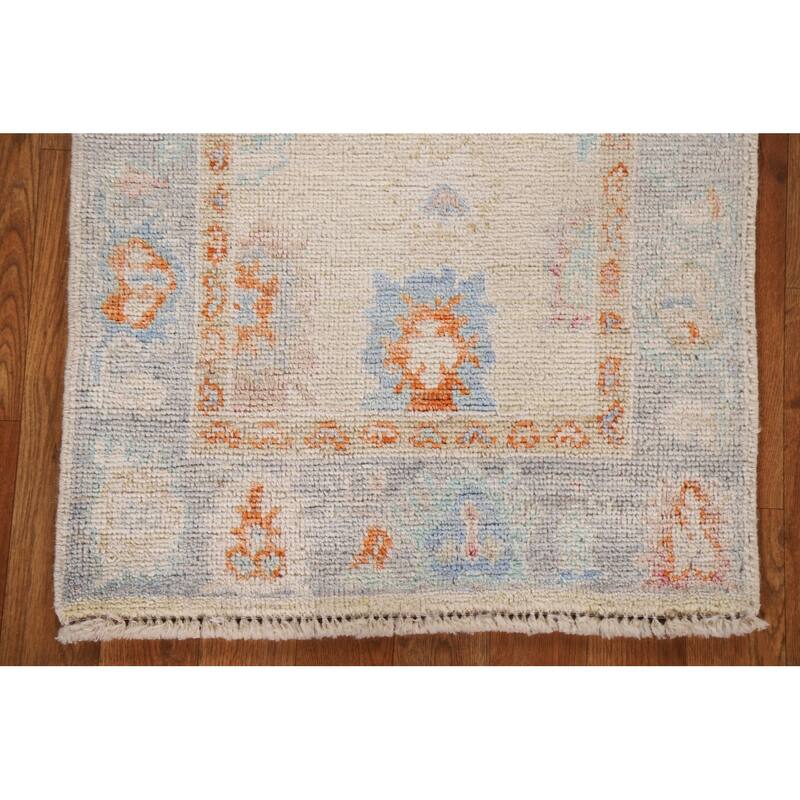 Hand Knotted Oriental 100% Wool Carpet Transitional Floral Beige & Ivories Oushak Area Rug - 2' 11'' X 2' 0''