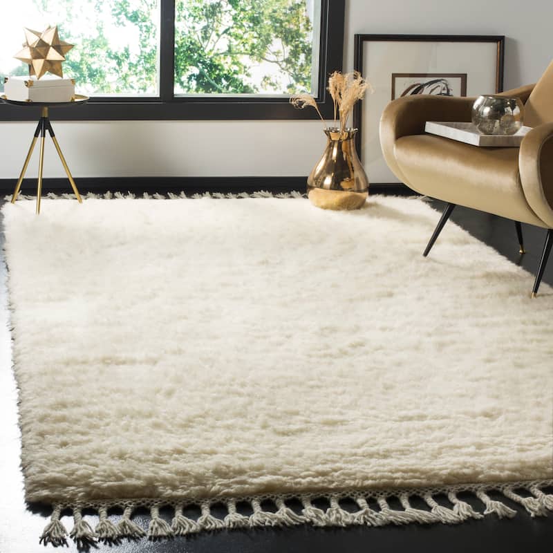 SAFAVIEH Hand-knotted Casablanca Shag Seva Tribal Wool Rug - 8' x 10' - Ivory