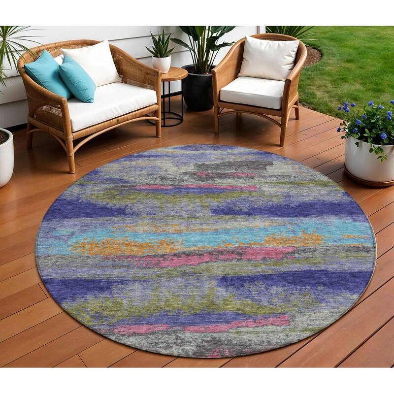 HomeRoots Abstract Transitional Rectangle Outdoor Rug - 8' Round