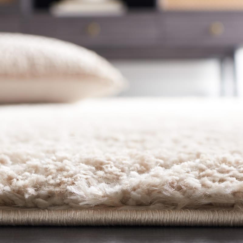 SAFAVIEH Tahoe Shag Nieki Geometric 1.2-inch Thick Rug - 8' x 10' - Beige - Rectangle