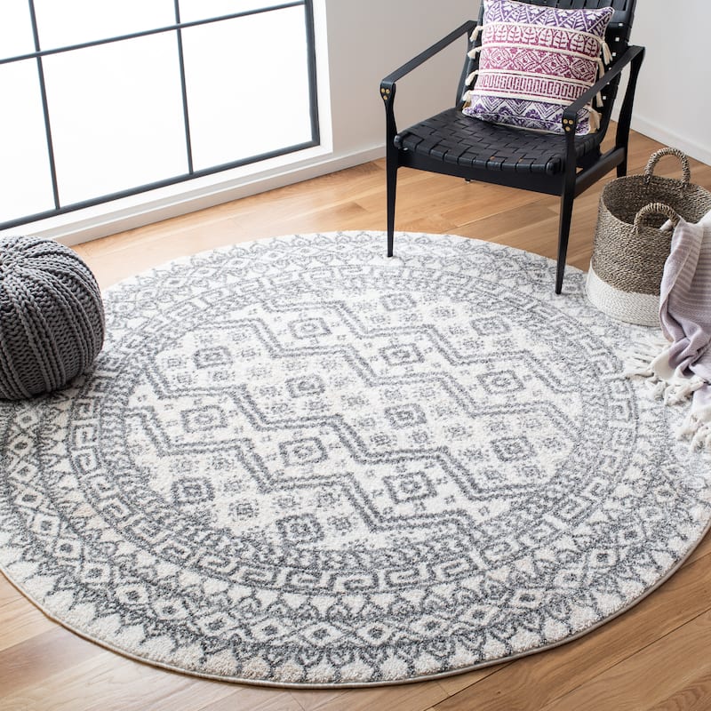 SAFAVIEH Tunisia Tessie Moroccan Rug - 6'7" Round - Ivory/Black