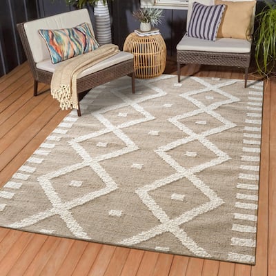 Sevita Natural/Ivory Farmhouse Area Rug
