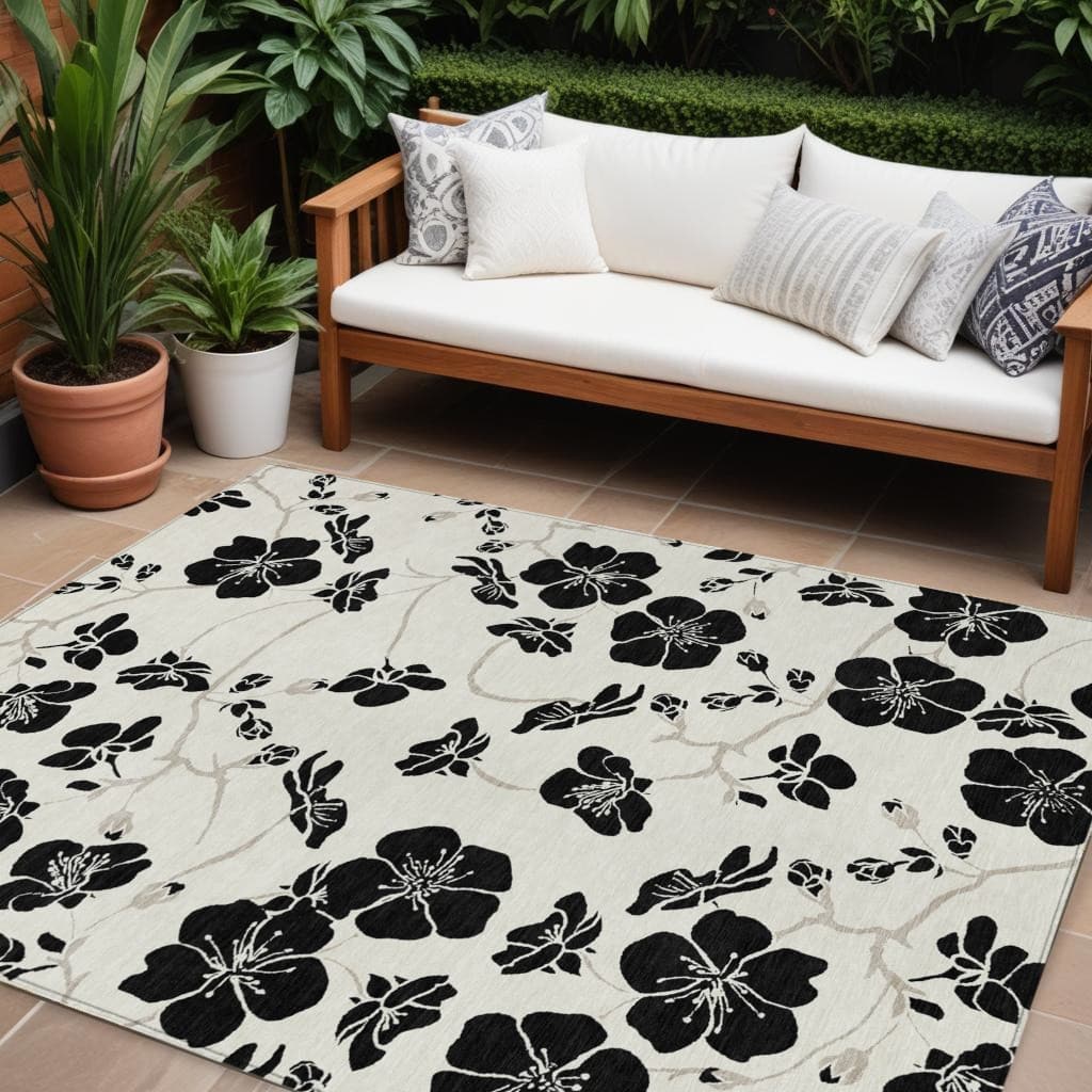 HomeRoots Floral Transitional Rectangle Outdoor Rug
