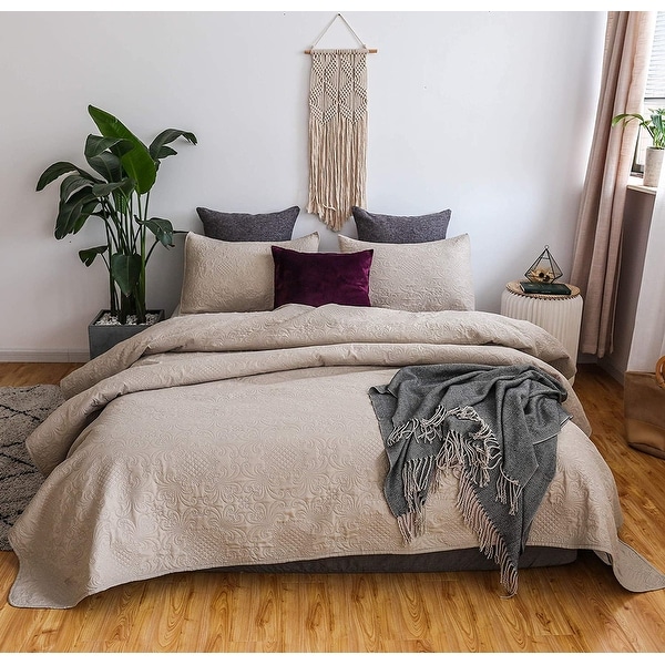 Kasentex Reversible Quilt Set Coverlet Microfiber. Opens flyout.