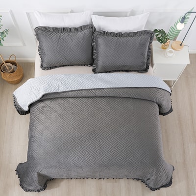 Velvet Quilt Set with 2 Shams Unique Geometric Bedspread